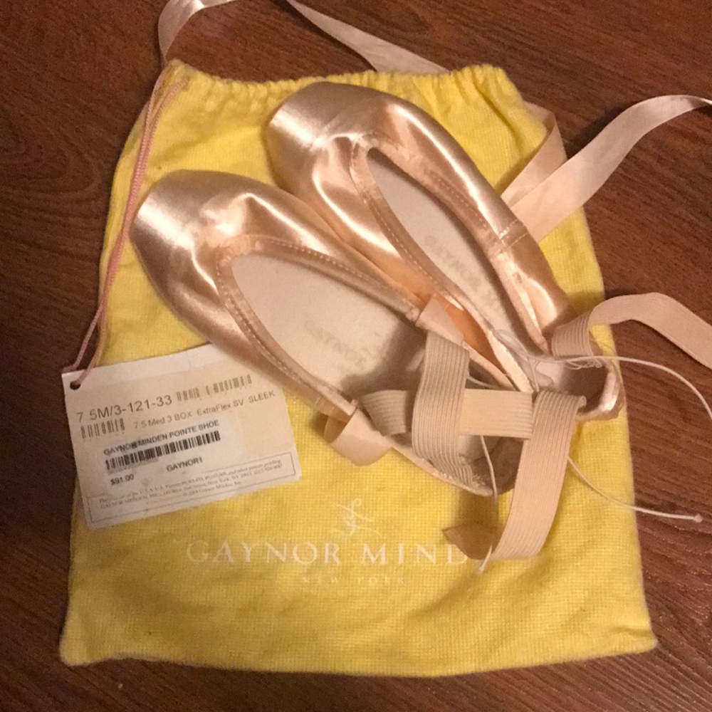 Never Worn Gaynor Minden Pointe Shoes